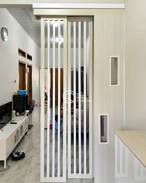 Interior custom Partisi Sliding Minimalis — Bu Riska di Sumber, Banjarsari, Solo · Solo Harmony Furniture Soloraya