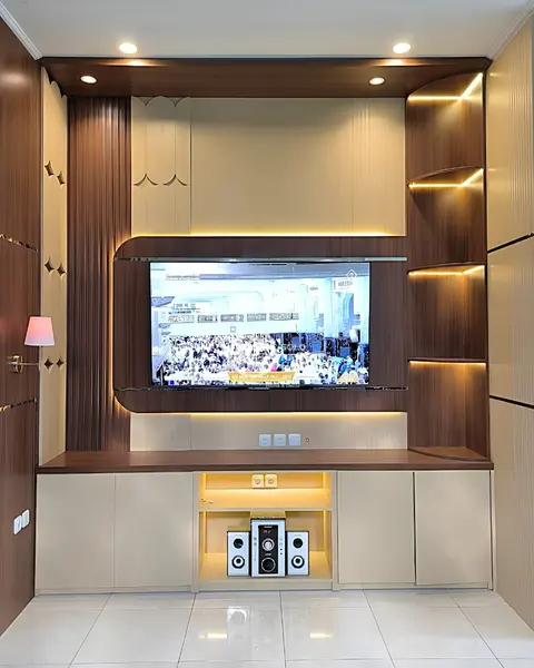Backdrop TV Luxurious Custom Backdrop TV Set di Solo, Solo Baru — Solo Harmony Furniture