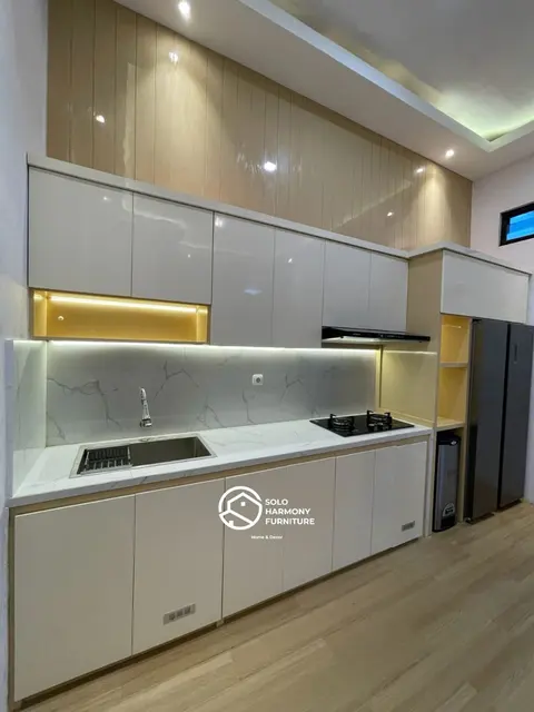 Kitchen Set Kitchen Set Modern minimalis di Sumber, Banyuanyar. Solo — Solo Harmony Furniture Soloraya