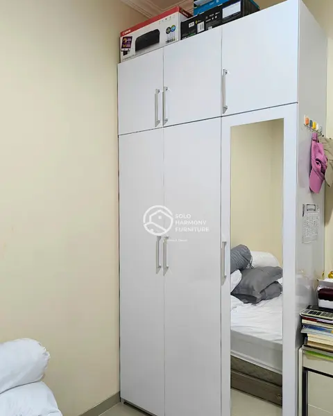 Lemari Custom Lemari Baju Minimalis di Colomadu, Karanganyar — Solo Harmony Furniture